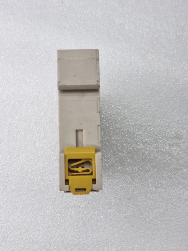 H3DEZ0.1s-120h 24-240VAC/DC TIMER H3DEZ-A2 (ONE USED)